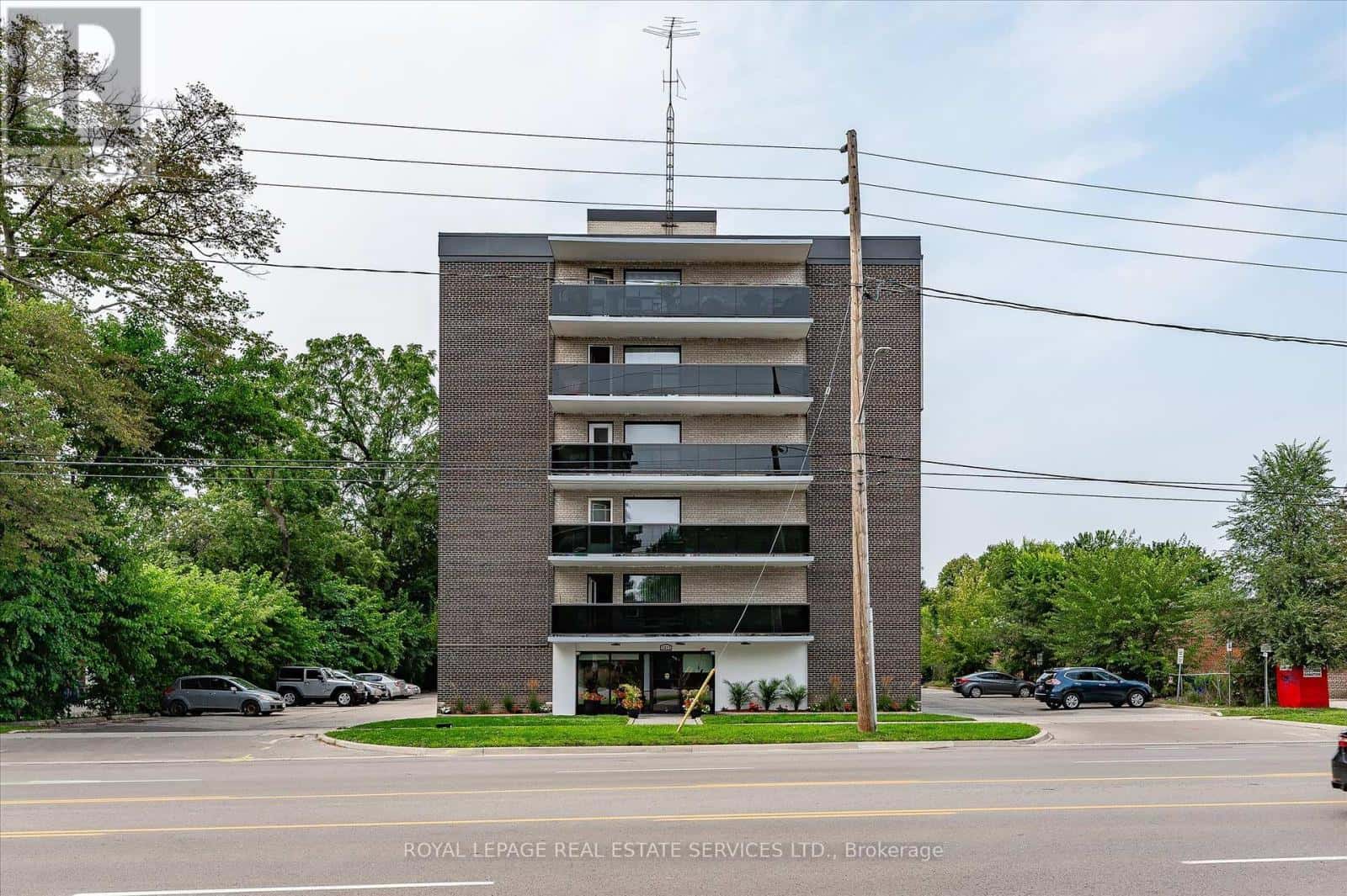 210 - 2411 NEW STREET — Burlington (Brant), Ontario - Photo 2 of 25