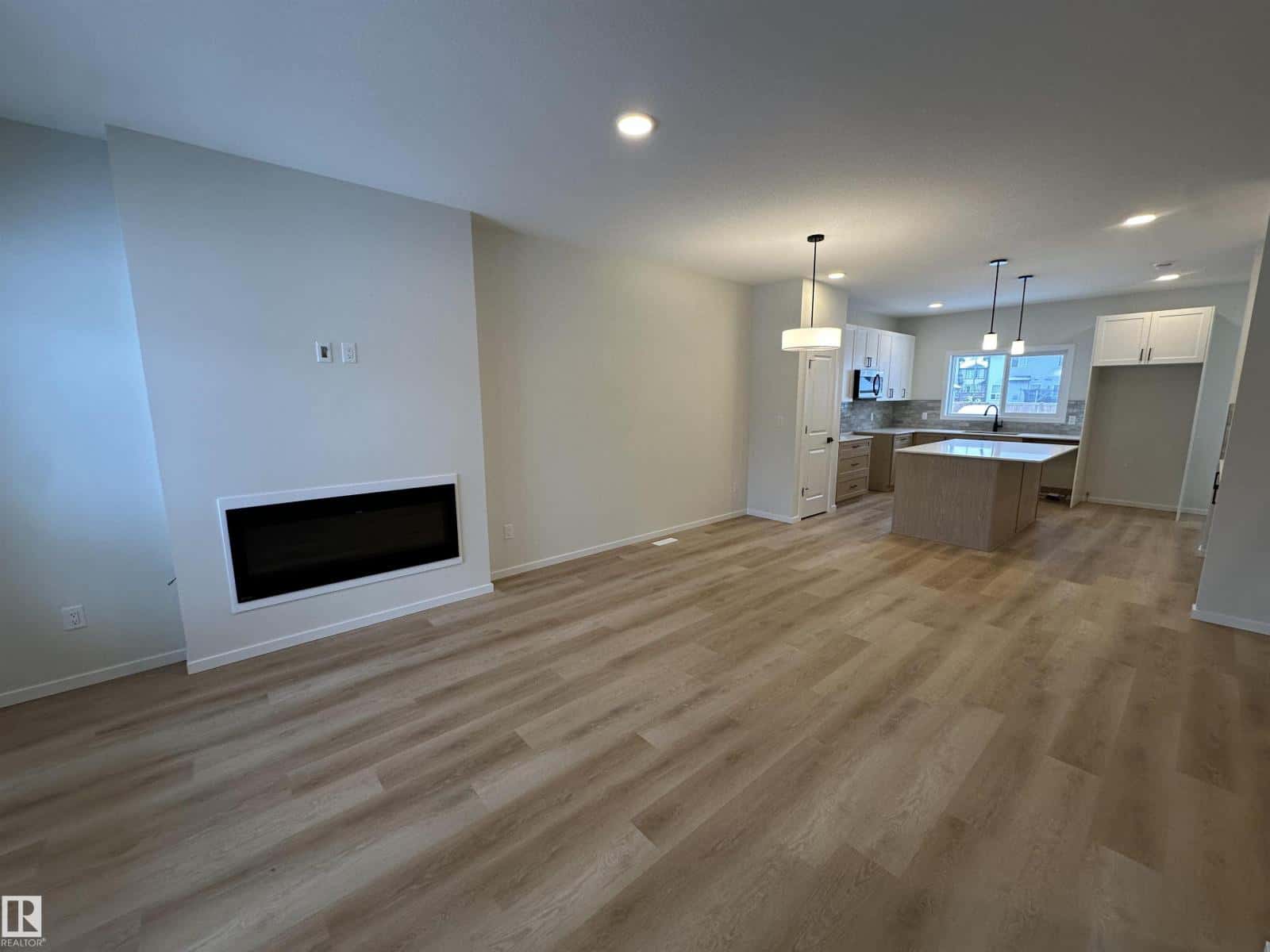 35 SERENO LN — Fort Saskatchewan, Alberta - Photo 5 of 31