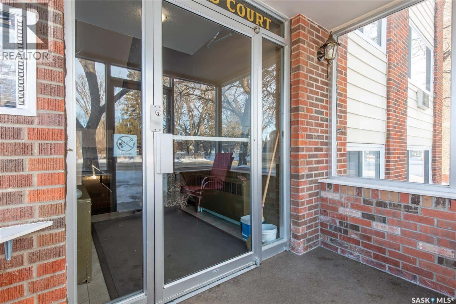 285 Fairford STREET E — Moose Jaw, Saskatchewan - Photo 3 of 48