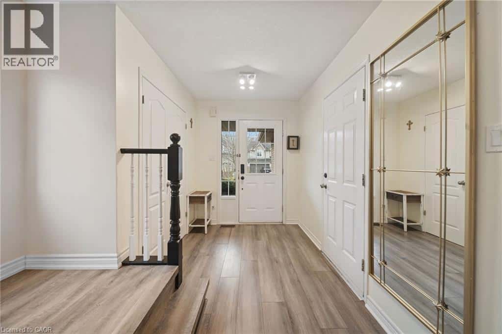 83 UDELL Way — Grimsby, Ontario - Photo 4 of 46