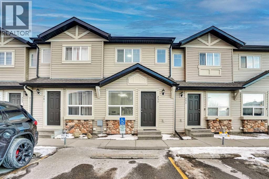 257 Saddlebrook Point NE — Calgary, Alberta - Main photo