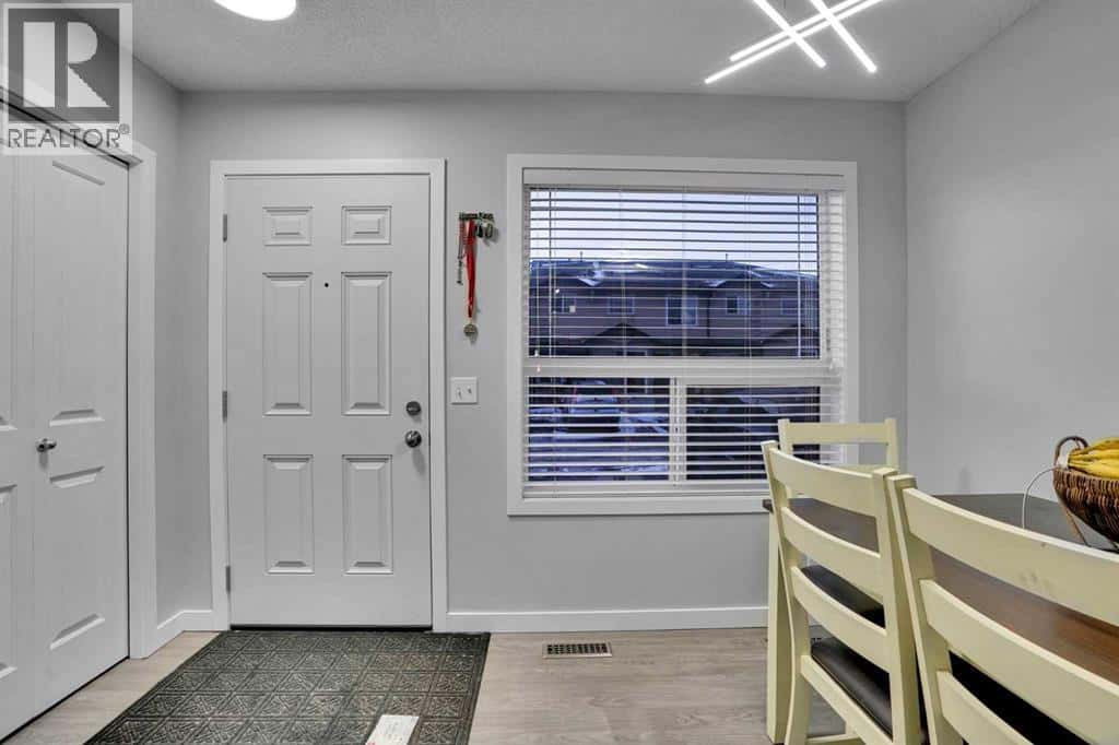 257 Saddlebrook Point NE — Calgary, Alberta - Photo 2 of 26