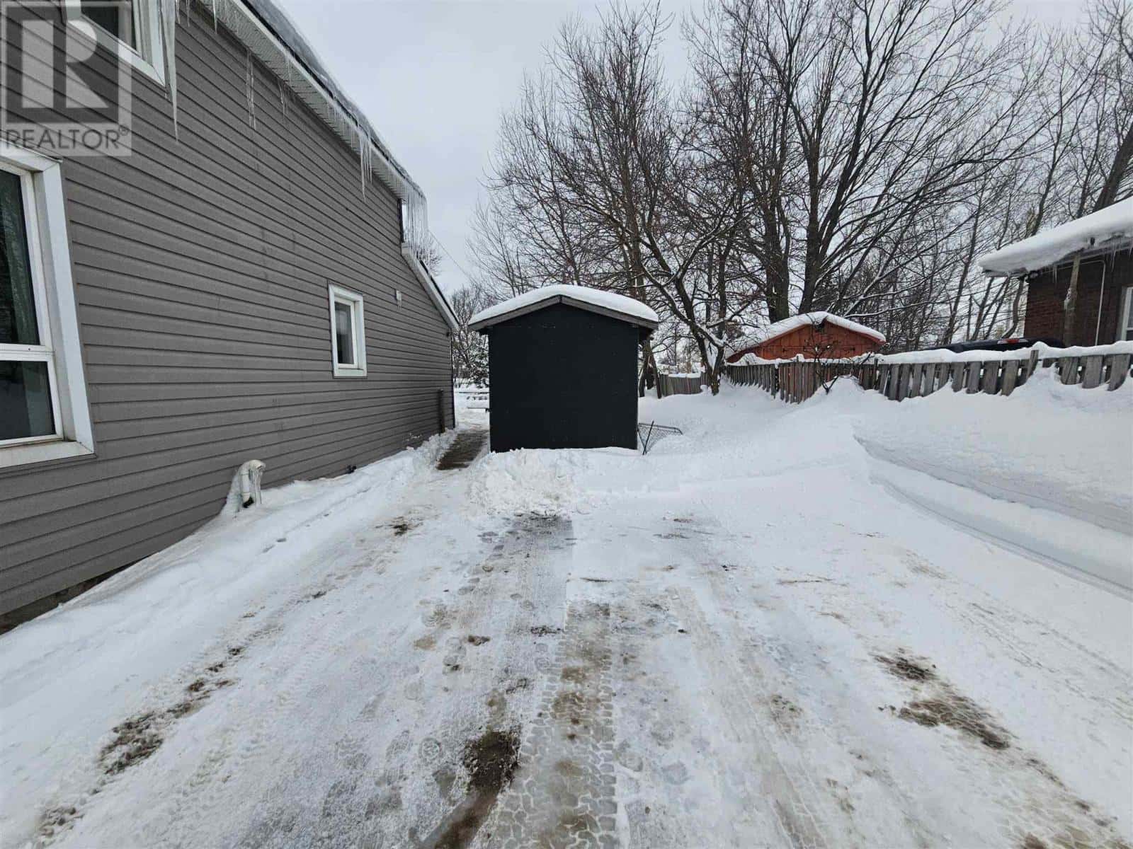 351 Bloor ST W — Sault Ste. Marie, Ontario - Photo 3 of 19