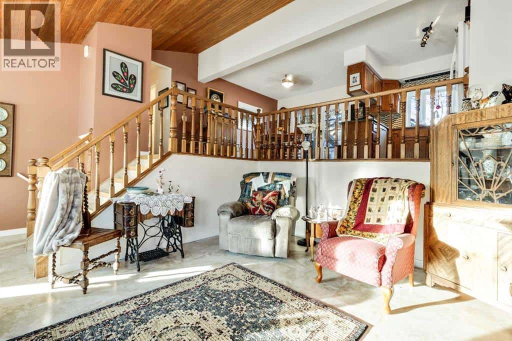 808 5 Avenue SW — High River, Alberta - Photo 4 of 45