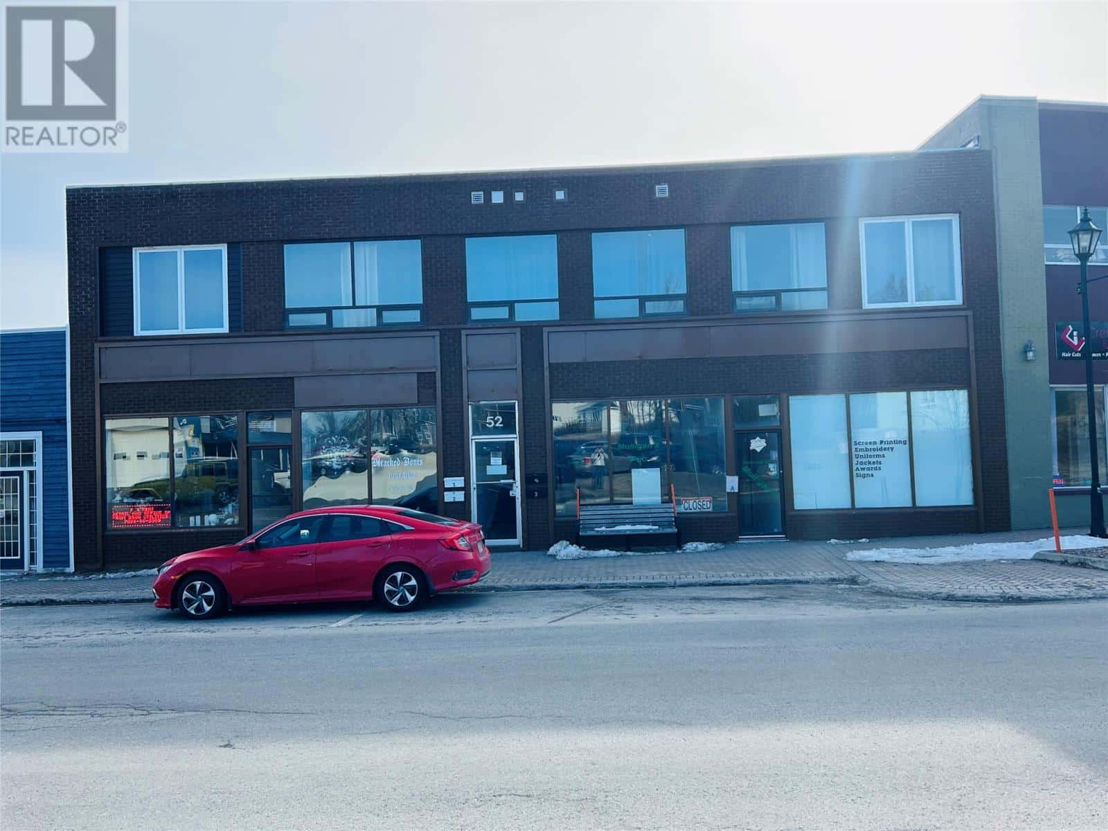 52 High Street — Grand Falls-Windsor, Newfoundland & Labrador - Photo 2 of 47