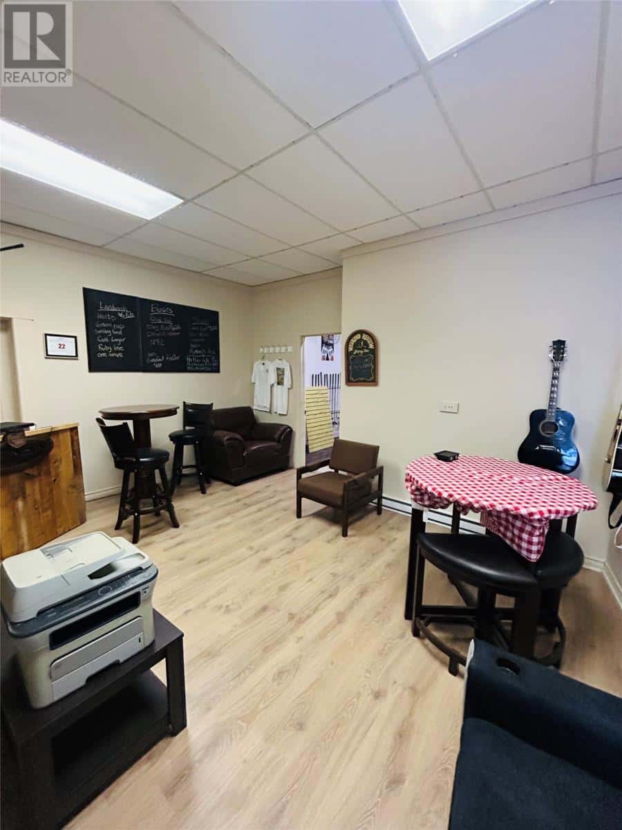 52 High Street — Grand Falls-Windsor, Newfoundland & Labrador - Photo 3 of 47