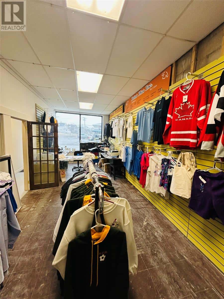 52 High Street — Grand Falls-Windsor, Newfoundland & Labrador - Photo 5 of 47