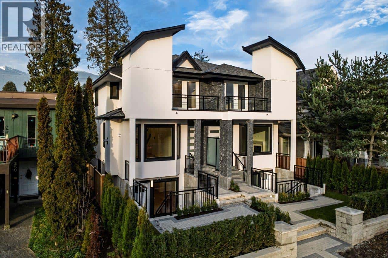 254 E 18TH STREET — North Vancouver, British Columbia - Photo 2 of 40