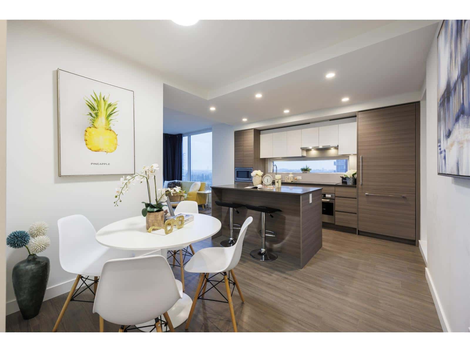 1603 13655 FRASER HIGHWAY — Surrey, British Columbia - Photo 3 of 27