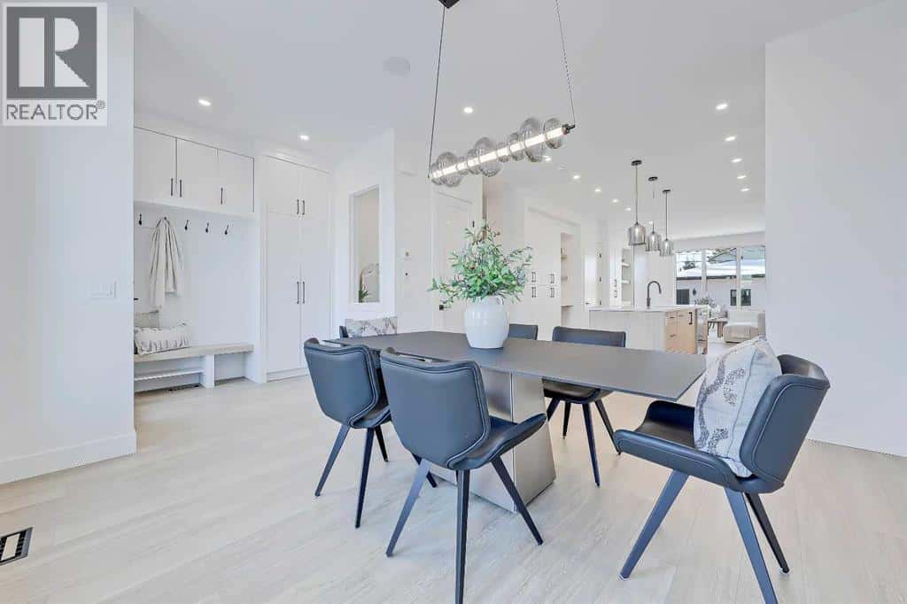 4605 80 Street NW — Calgary, Alberta - Photo 3 of 50