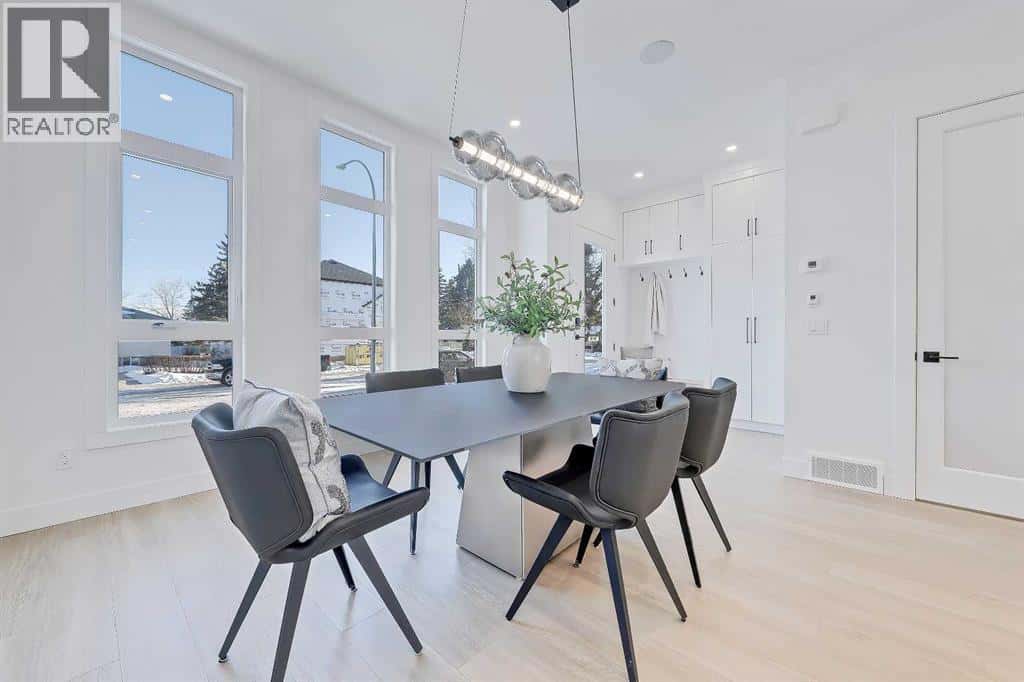 4605 80 Street NW — Calgary, Alberta - Photo 4 of 50