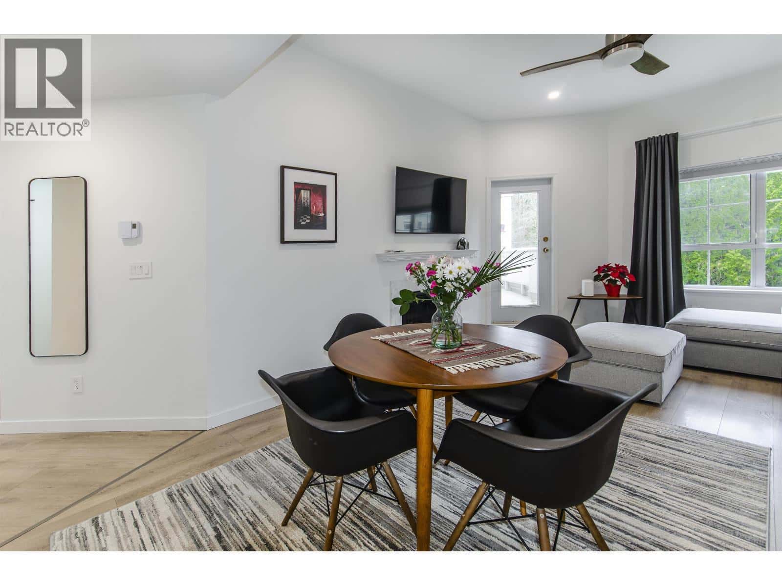 406 2975 PRINCESS CRESCENT — Coquitlam, British Columbia - Photo 2 of 27