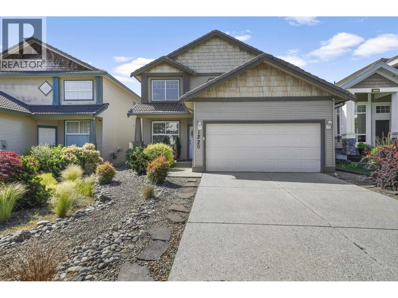 1220 YANGTZE PLACE — Port Coquitlam, British Columbia - Main photo