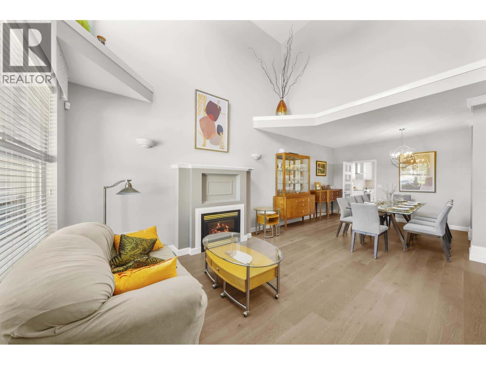 1220 YANGTZE PLACE — Port Coquitlam, British Columbia - Photo 3 of 39