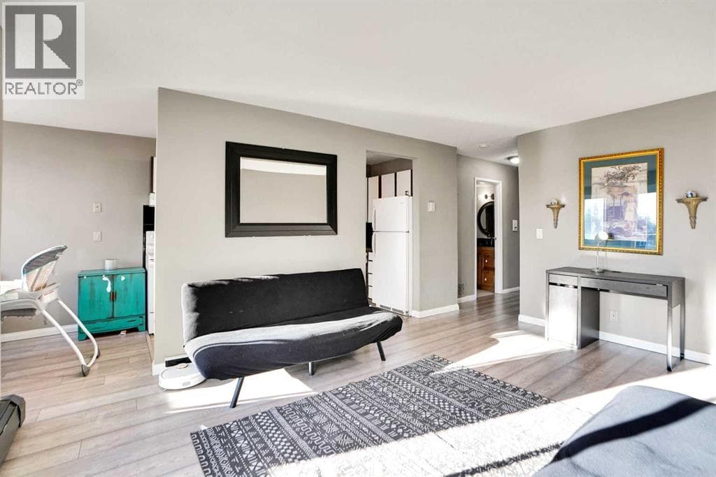 Calgary — Calgary - Main photo