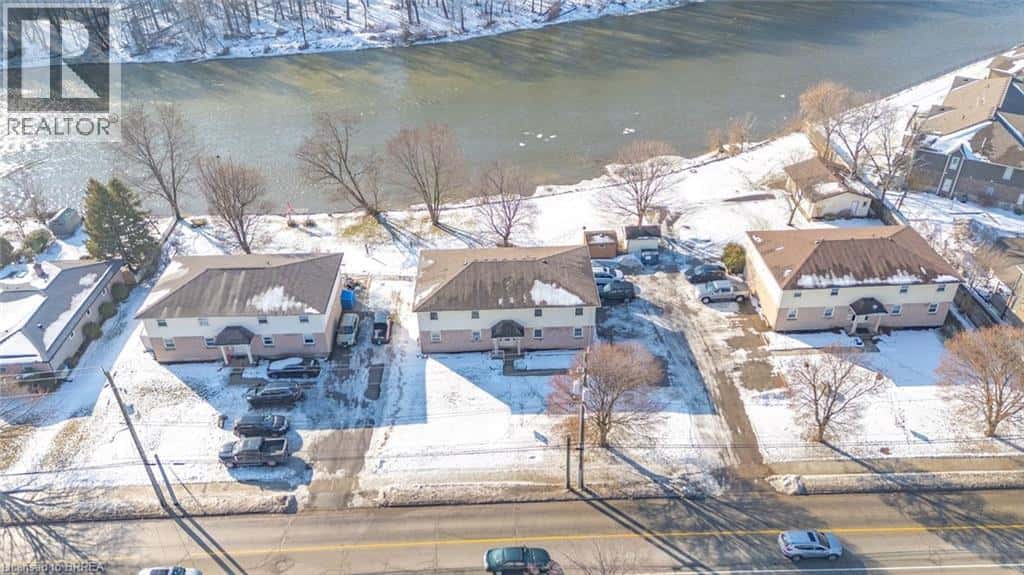 58 WILLOW Street — Paris, Ontario - Photo 3 of 46