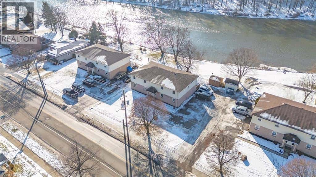 58 WILLOW Street — Paris, Ontario - Photo 4 of 46