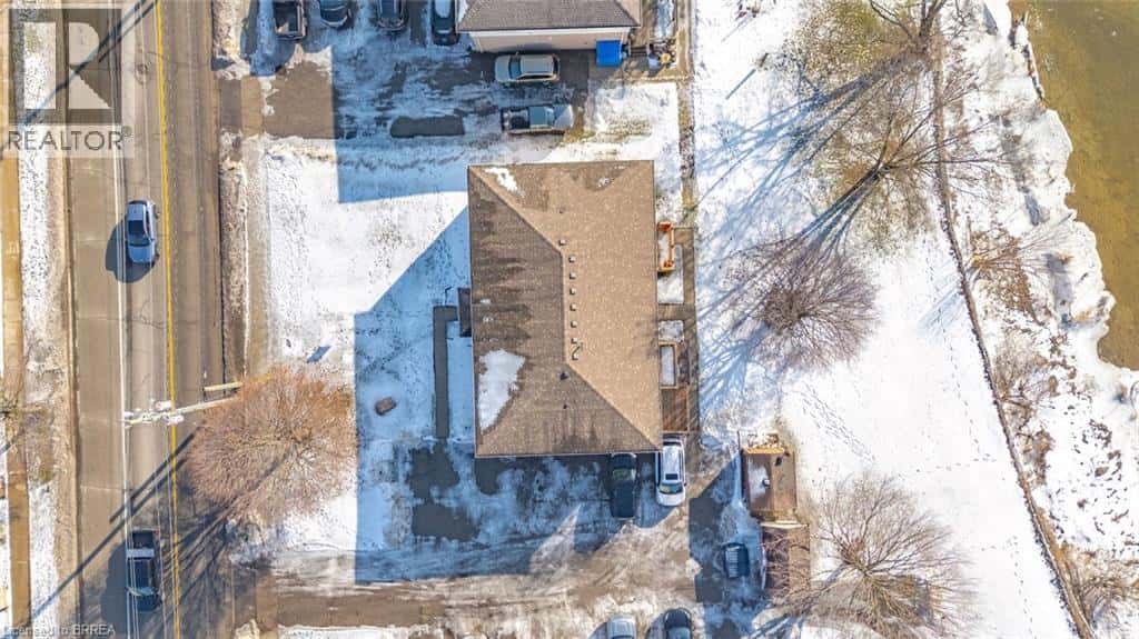 58 WILLOW Street — Paris, Ontario - Photo 5 of 46