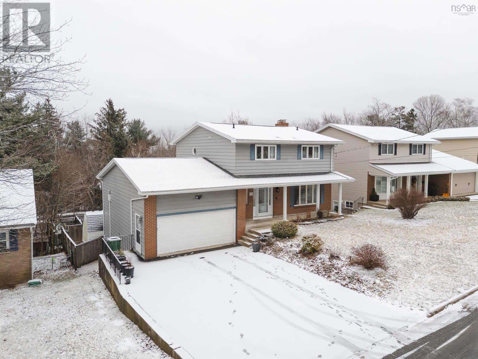 131 Brook Street — Halifax, Nova Scotia - Photo 3 of 46