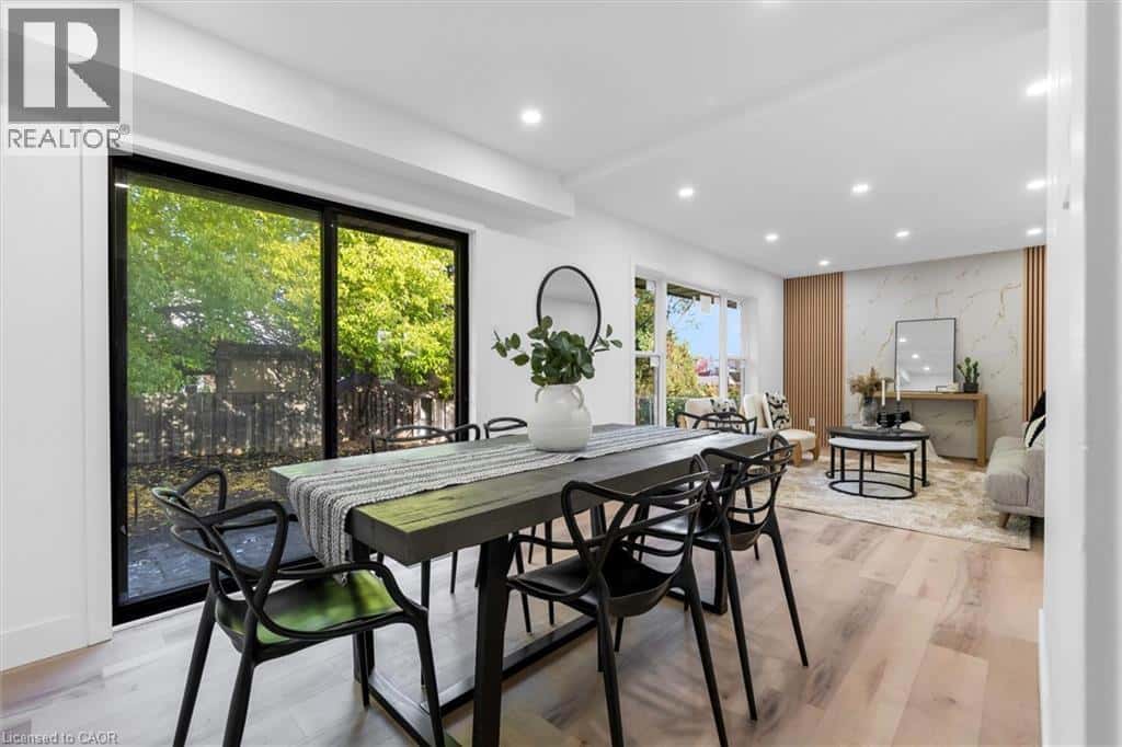 39 GRANDFIELD Street — Hamilton, Ontario - Photo 4 of 38