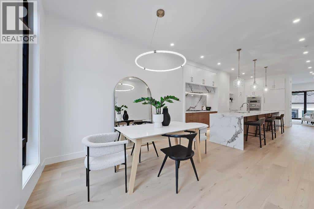 2720 5 Avenue NW — Calgary, Alberta - Photo 3 of 44