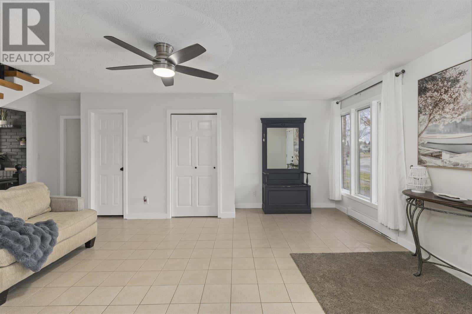 3 Charlotte DR — Sault Ste. Marie, Ontario - Photo 5 of 48