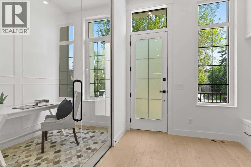 2019 6 Avenue NW — Calgary, Alberta - Photo 5 of 49