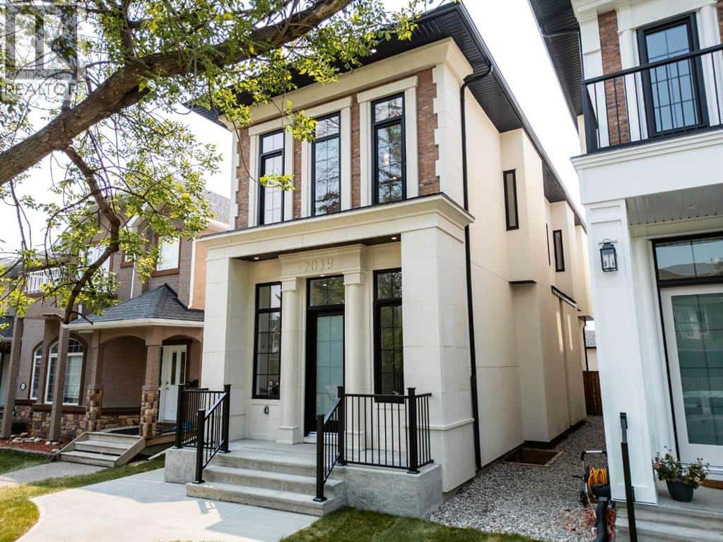 2019 6 Avenue NW — Calgary, Alberta - Photo 2 of 49