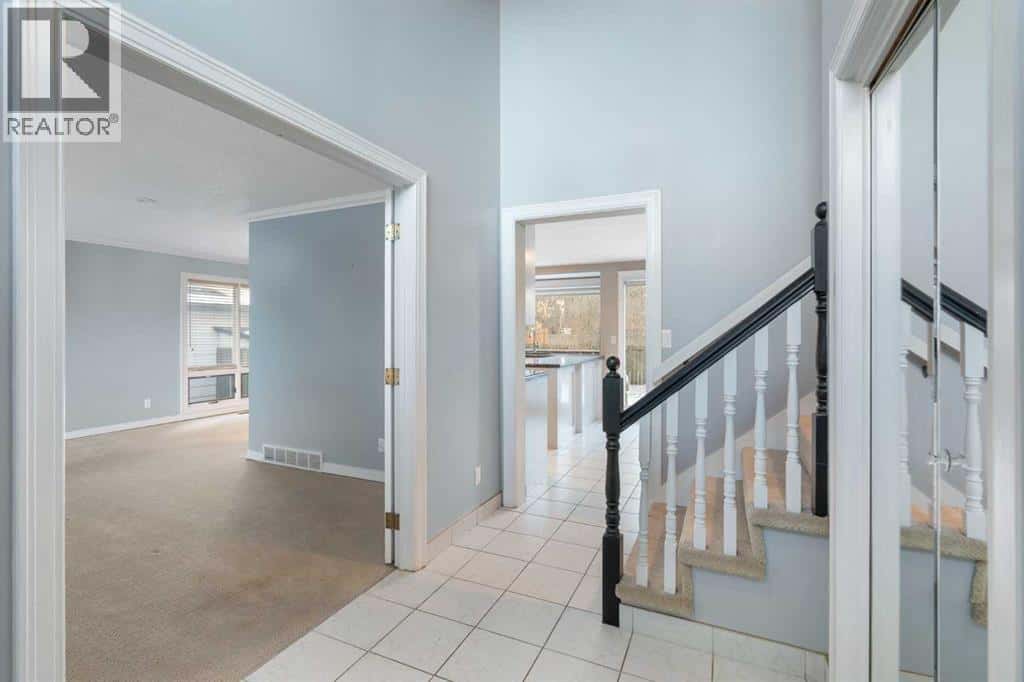 1447 Acadia Drive SE — Calgary - Photo 3 of 47