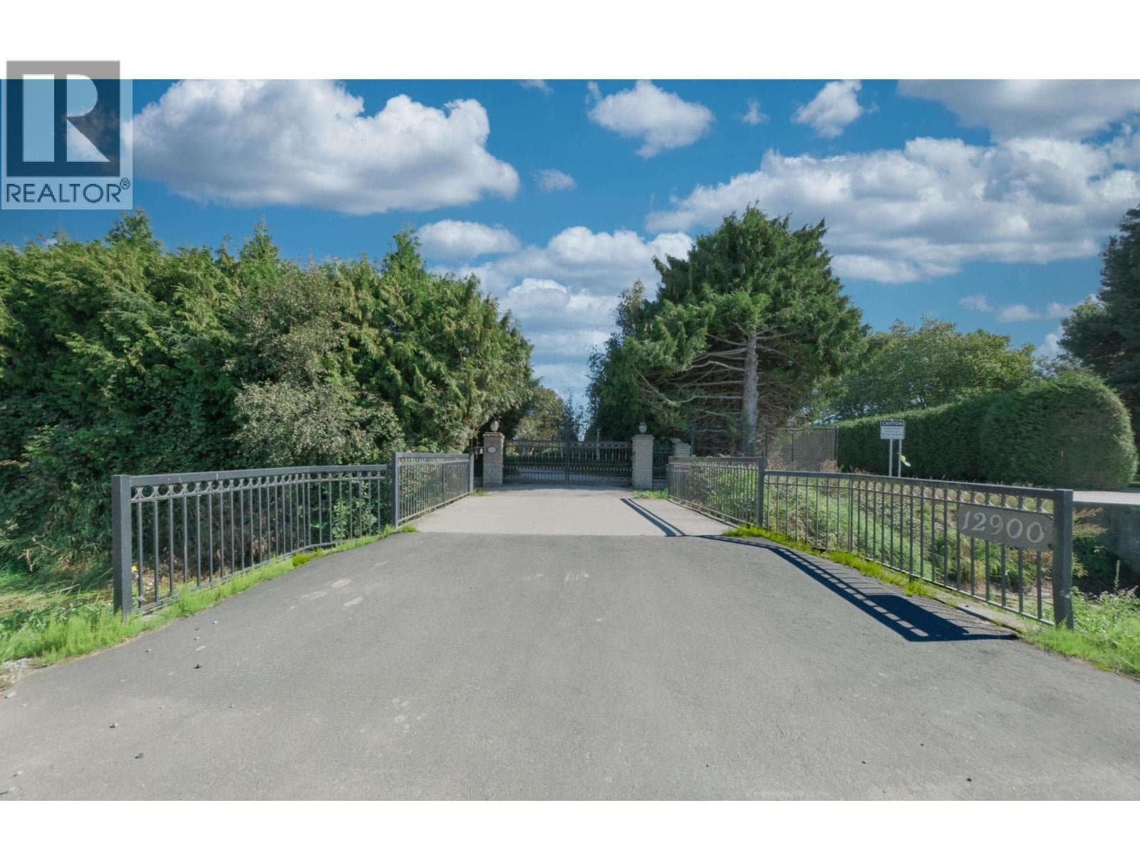 12900 GILBERT ROAD — Richmond, British Columbia - Main photo