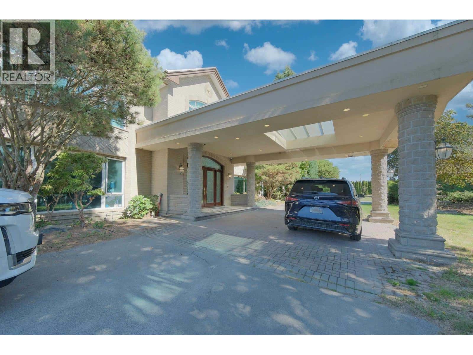 12900 GILBERT ROAD — Richmond, British Columbia - Photo 3 of 32