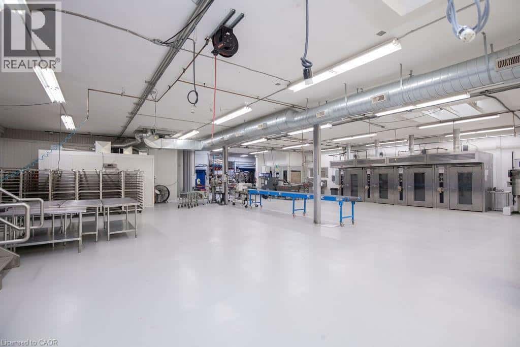 190 HEMPSTEAD Drive — Hamilton, Ontario - Photo 5 of 21