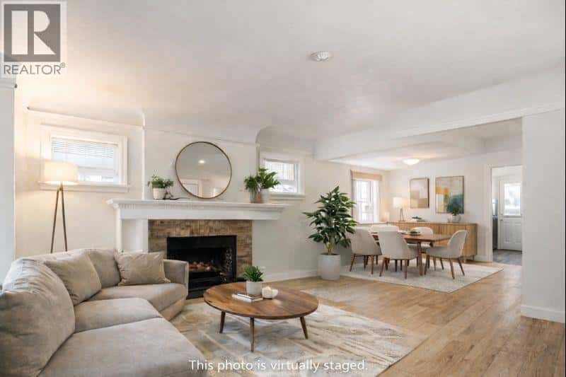 2715 W 16TH AVENUE — Vancouver - Photo 4 of 33