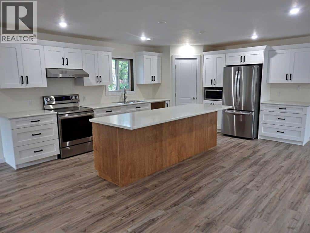 4908 51 Avenue — Vermilion, Alberta - Photo 5 of 25