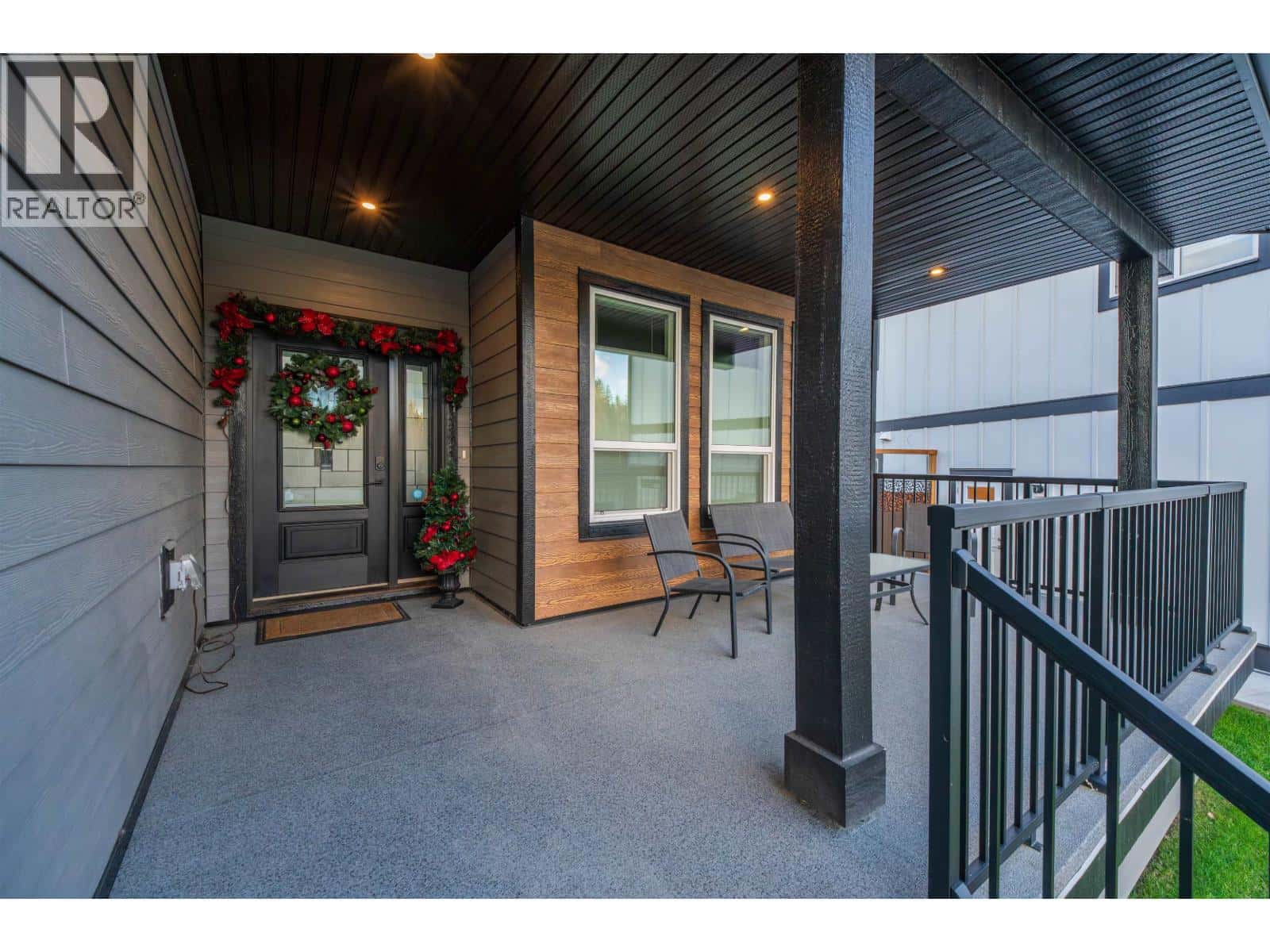 6919 SUNRISE PLACE — Prince George, British Columbia - Photo 4 of 39