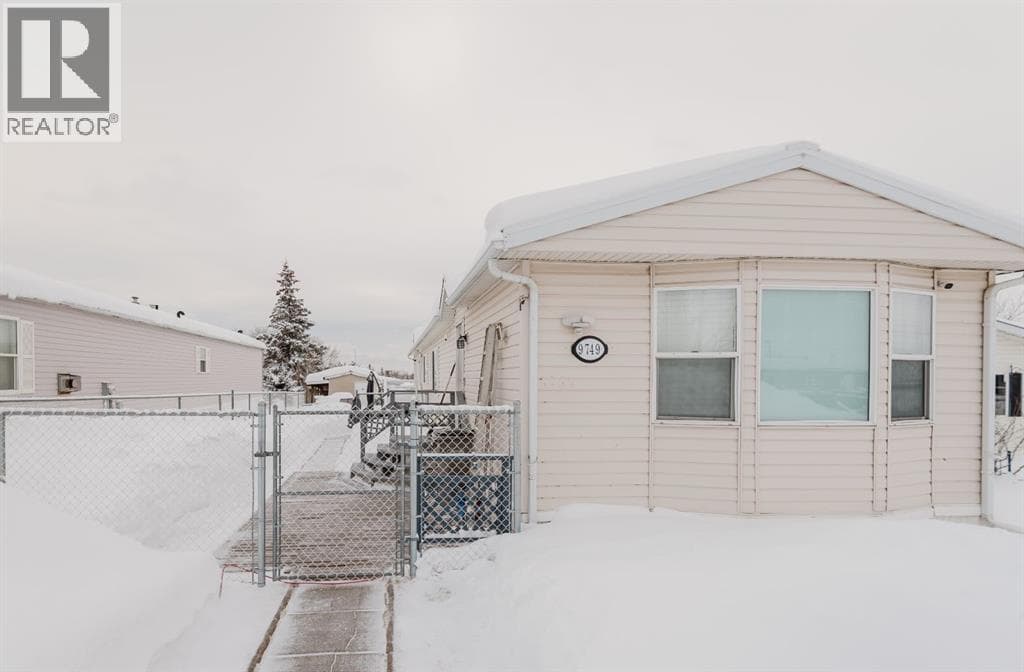 9749 121 Avenue — Grande Prairie, Alberta - Main photo