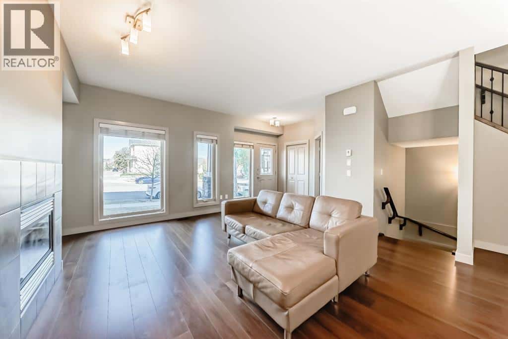 12 Cougar Ridge Landing SW — Calgary, Alberta - Photo 5 of 50