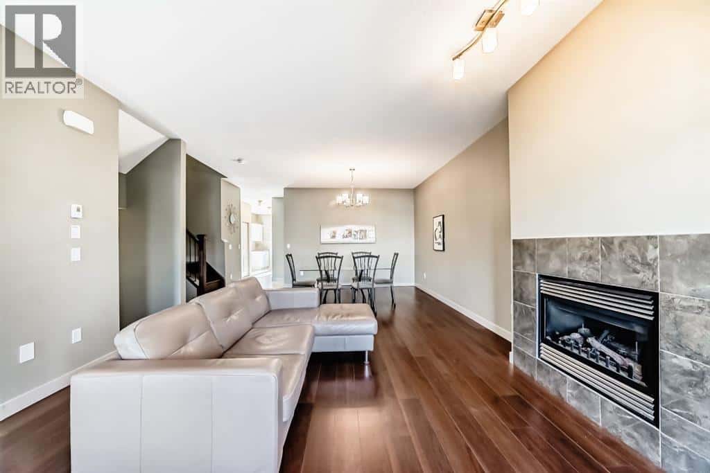 12 Cougar Ridge Landing SW — Calgary, Alberta - Photo 4 of 50