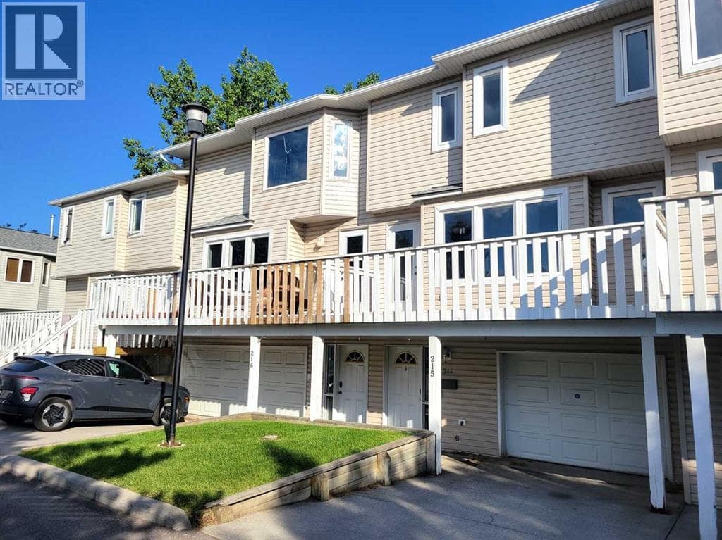 215 Killarney Glen Court SW — Calgary, Alberta - Main photo