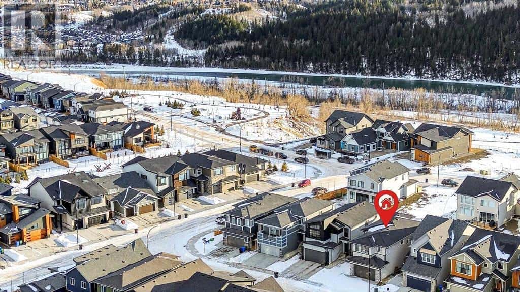 29 Rowmont Common NW — Calgary, Alberta - Photo 4 of 45