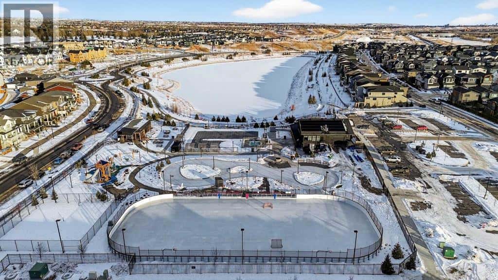 29 Rowmont Common NW — Calgary, Alberta - Photo 2 of 45