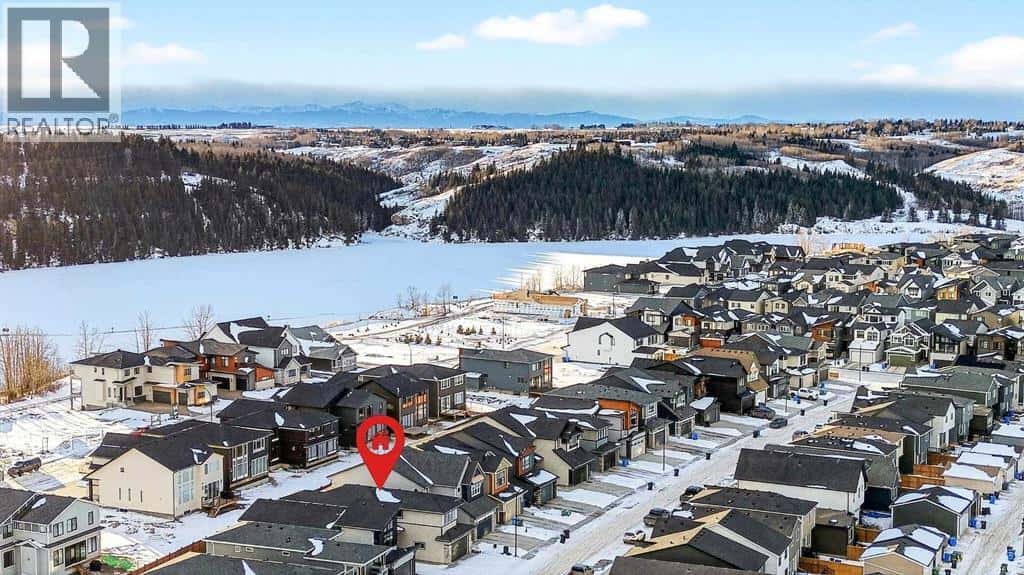 29 Rowmont Common NW — Calgary, Alberta - Photo 3 of 45