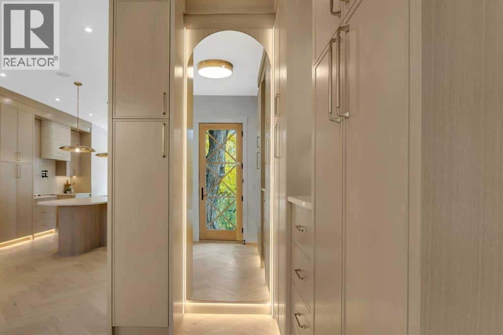 1741 48 Avenue SW — Calgary, Alberta - Photo 3 of 47