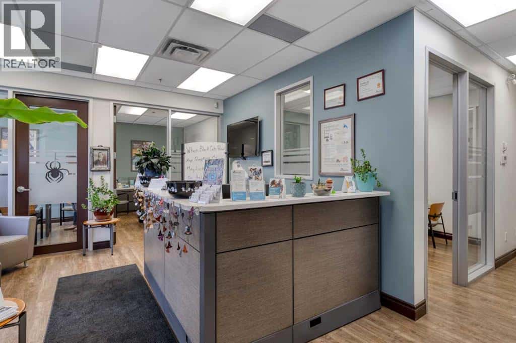 3, 505 Railway Street W — Cochrane, Alberta - Photo 3 of 9