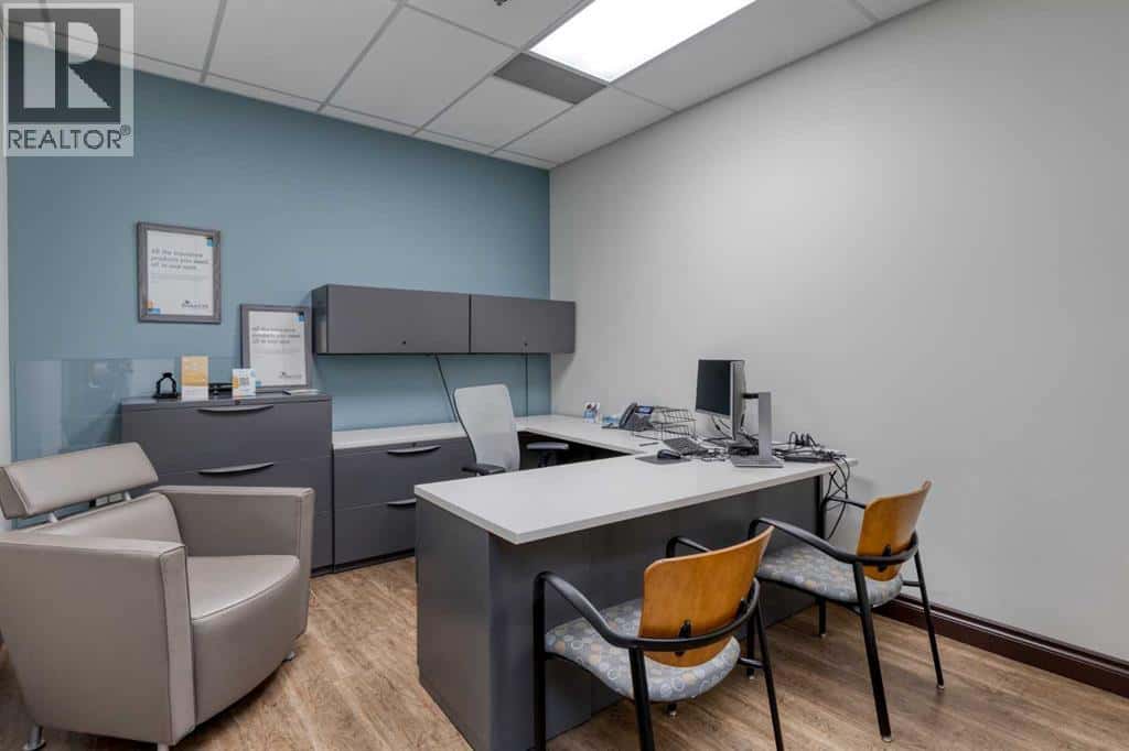 3, 505 Railway Street W — Cochrane, Alberta - Photo 2 of 9