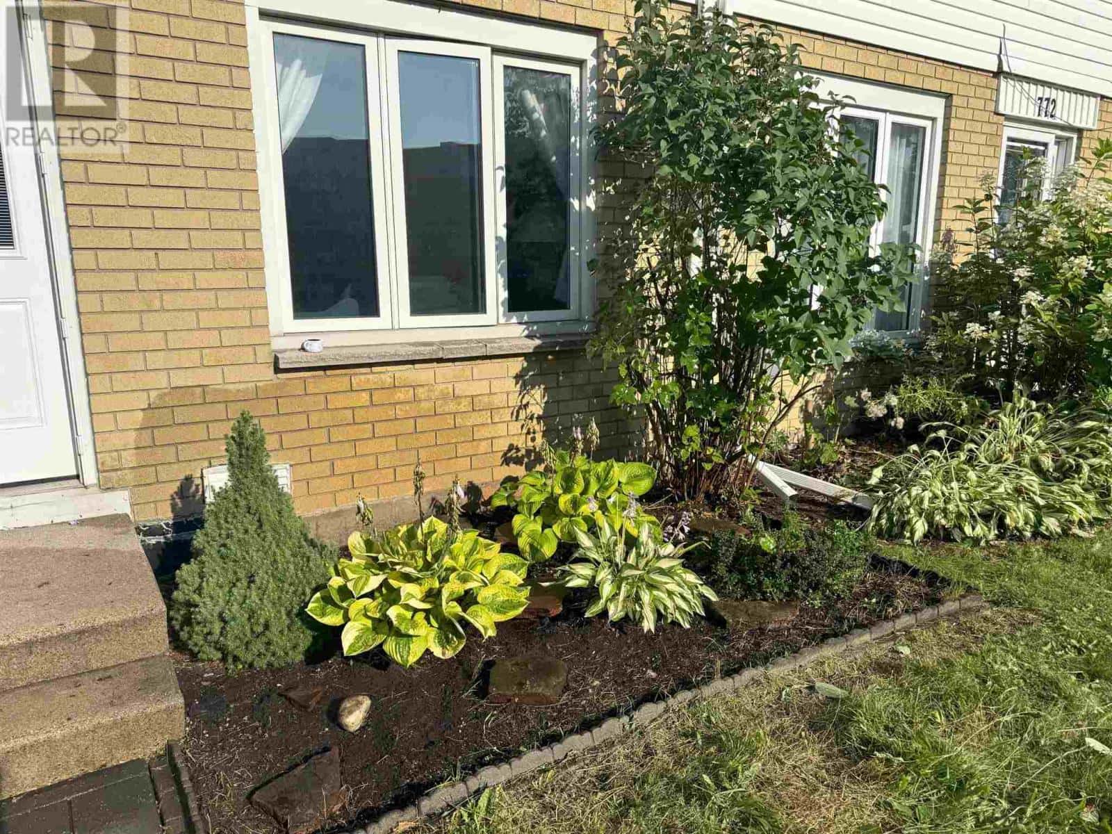 774 Pine ST — Sault Ste. Marie, Ontario - Photo 2 of 37