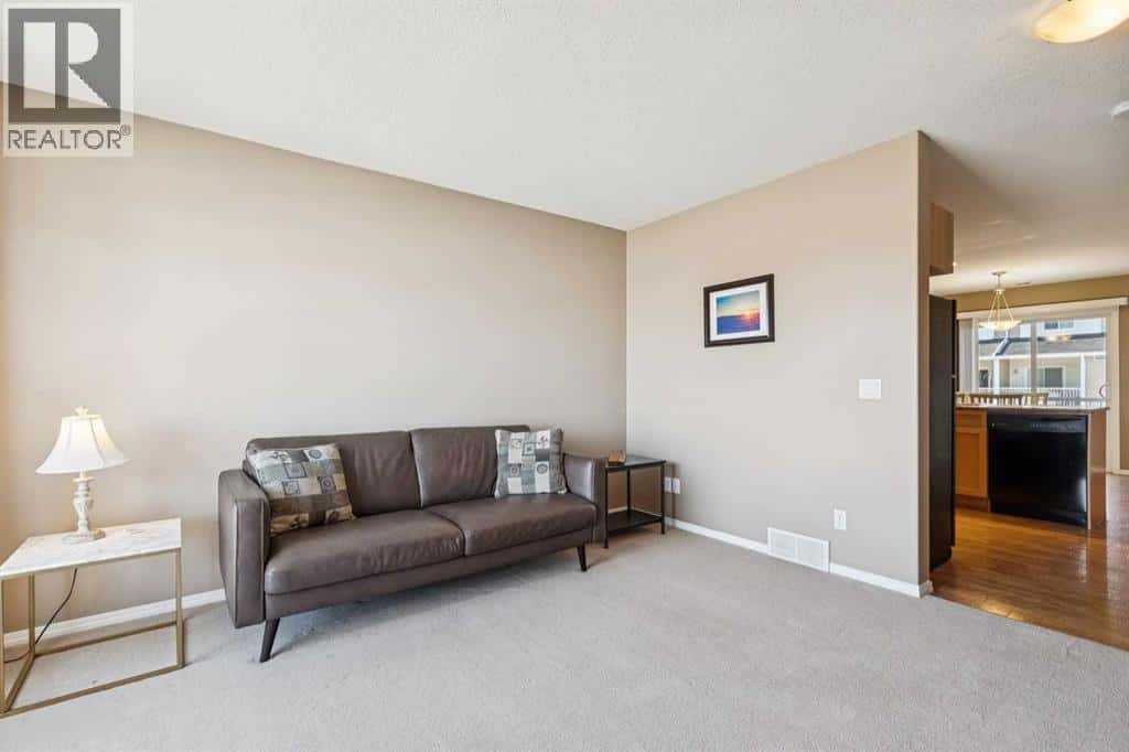 152 Sunrise Terrace NE — High River, Alberta - Photo 4 of 20