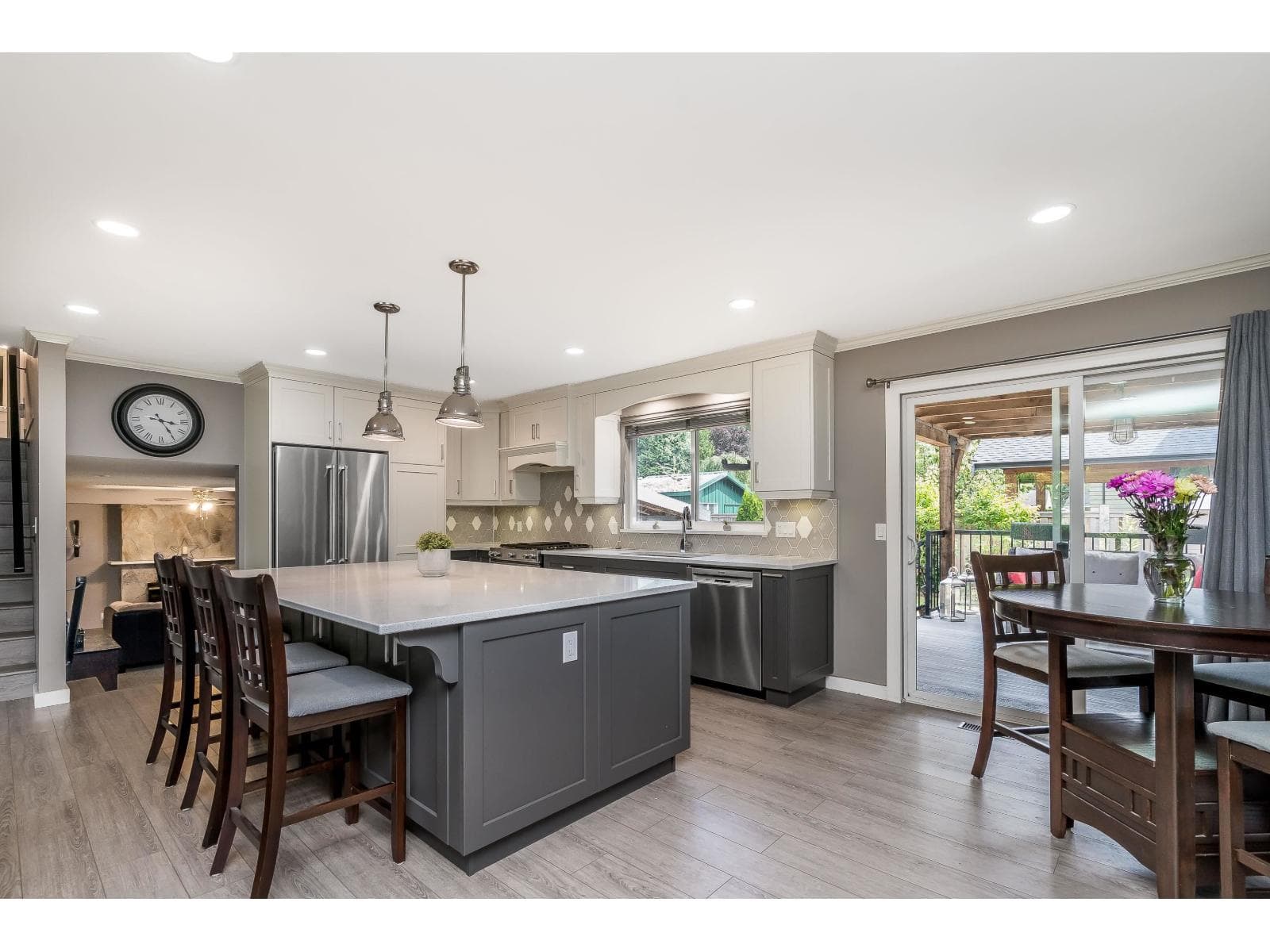 19934 45A AVENUE — Langley, British Columbia - Main photo