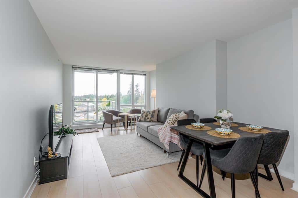 809 9981 WHALLEY BOULEVARD — Surrey, British Columbia - Photo 4 of 26