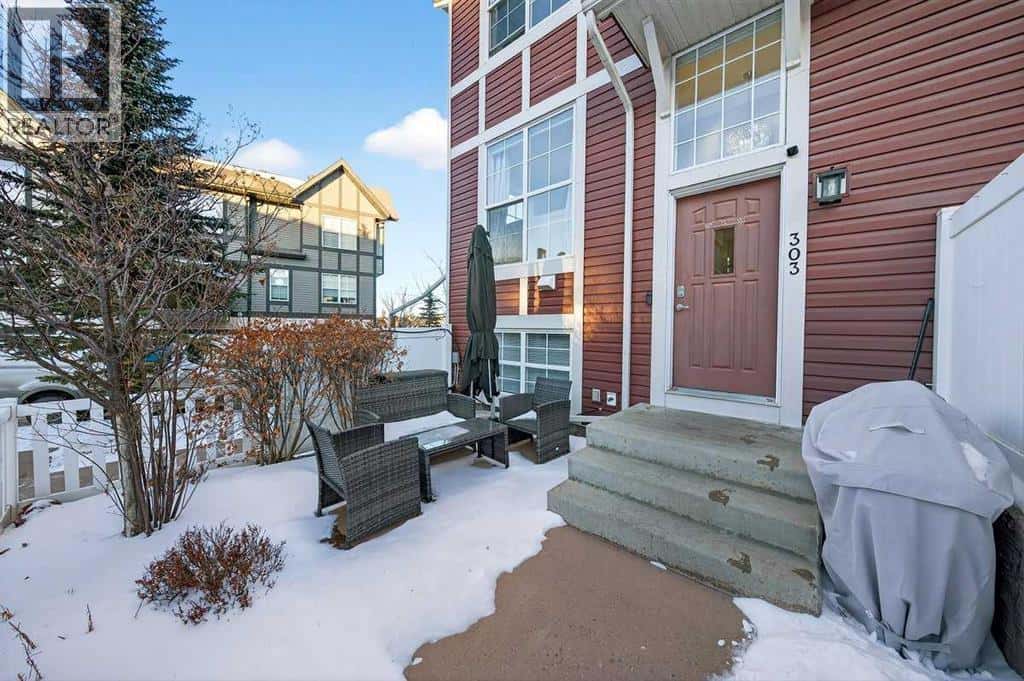 303 New Brighton Villas SE — Calgary, Alberta - Photo 4 of 48